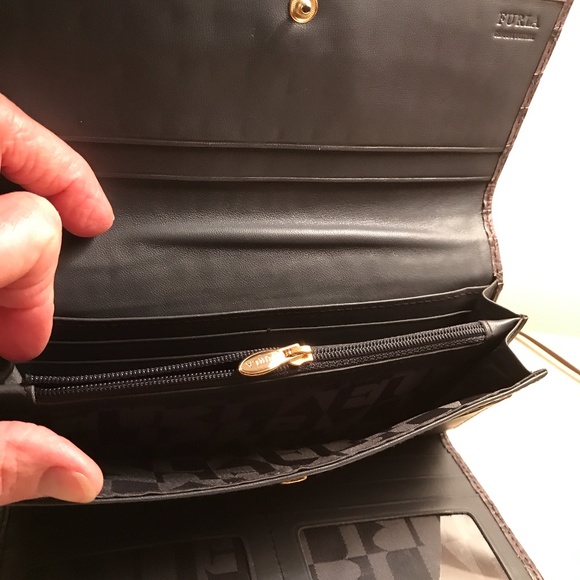 ❤️ HOST PICK! *** FURLA GENUINE LEATHER CONTINENTAL WALLET/CLUTCH - Picture 7 of 10